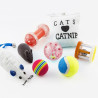 Lot de 8 jouets pour chat : 1 coussin, 3 balles, 2 souris et 2 grelots