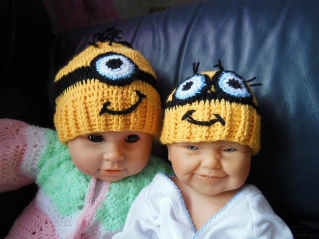 Le bonnet en laine minion